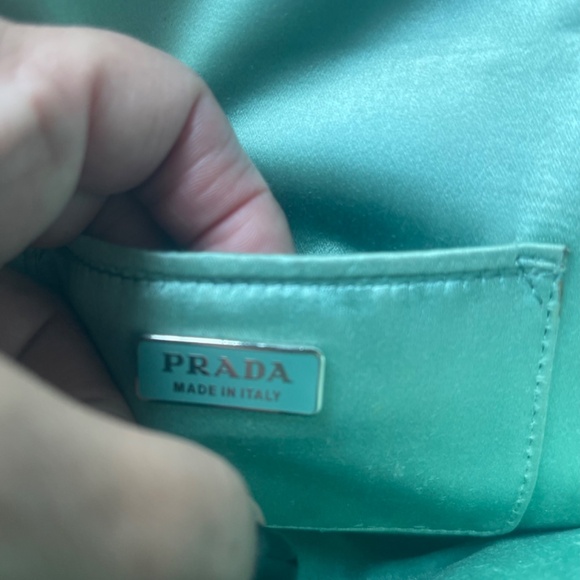 Auth Prada Ombre Turquoise/Yellow Patent Leather Clutch w/mirror Satin Purse bag - Picture 8 of 15